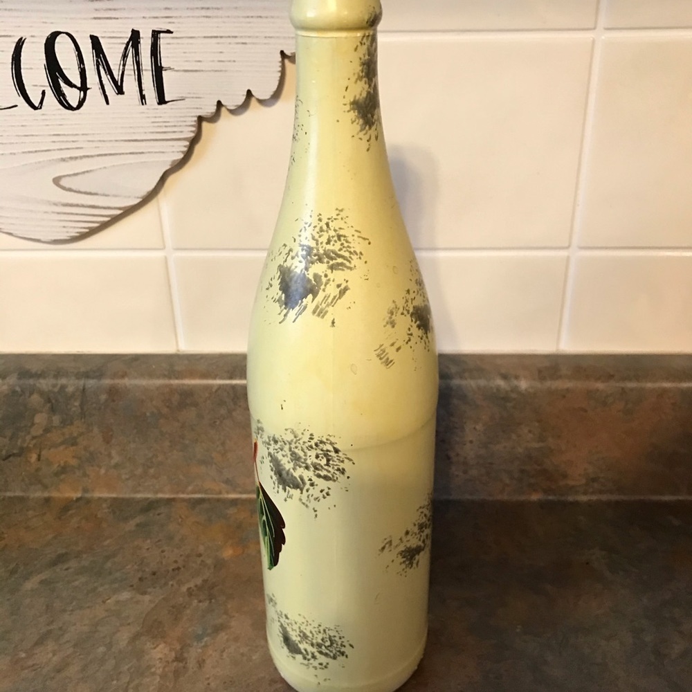 Hand painted wine bottle with apples - Picture 4 of 5